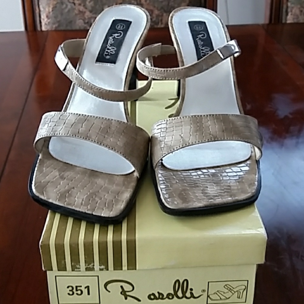Rasolli Tan Heels